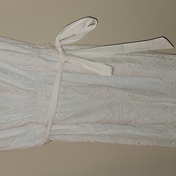 HP🎉 🕊️Express White Eyelet Lace Jumpsuit - Size M - Picture 10 of 12